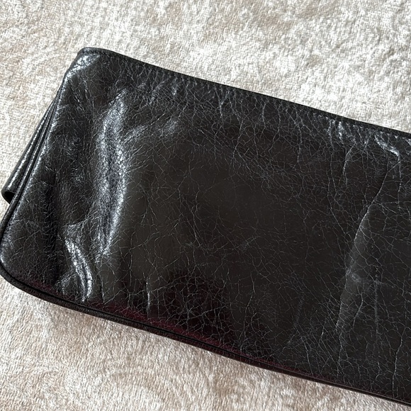 HOBO International Vintage Genuine Leather Black Ruffle Zippered Clutch Wristlet - Picture 5 of 16